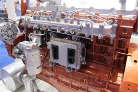 YC6J系列 发动机外观                                                图片