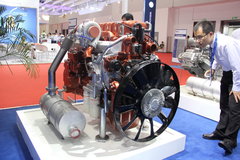 YC6K12系列 发动机外观                                                图片