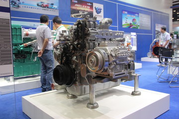 玉柴YC6L300-42 300马力 8.4L 国四 柴油发动机