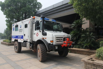 奔驰 Unimog系列 220马力 4X4越野救护车(型号U4000) 卡车图片