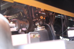 一汽解放 J6M重卡 2013款 240马力 6X2 9.4米厢式载货车(CA5250XXYP63K1L6T3E4)