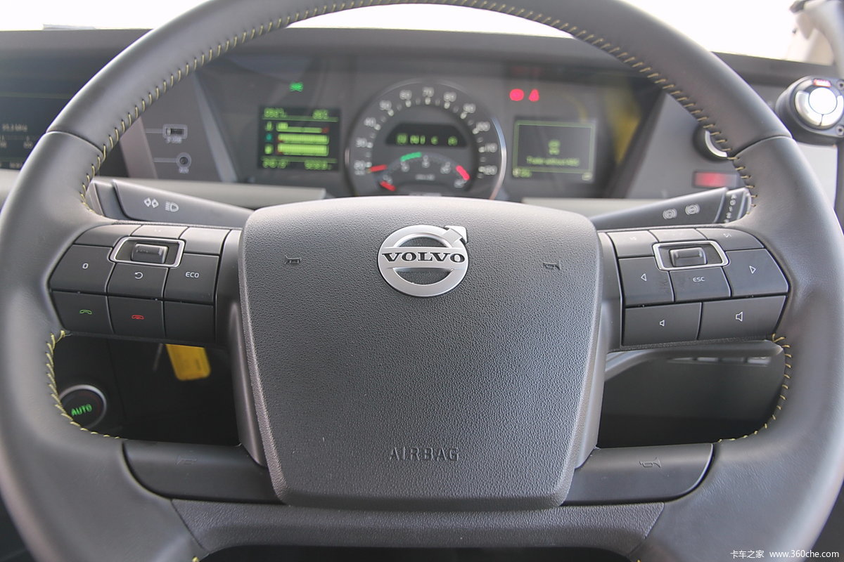 【图】沃尔沃 新fh16重卡 600马力 6x4 牵引车(澳大利亚版三节全挂车)