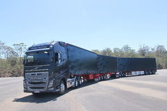 沃尔沃 新FH16重卡 600马力 6X4 牵引车(澳大利亚版三节全挂车) 卡车图片