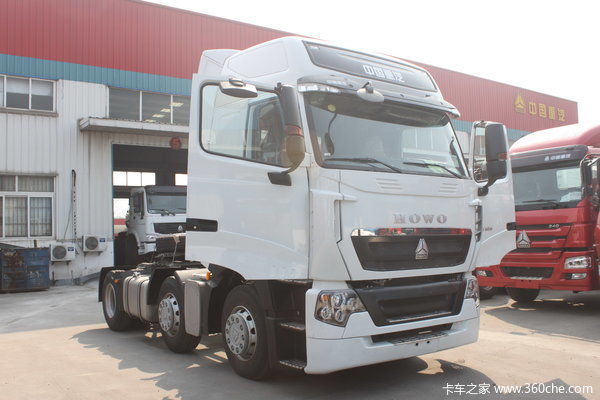 中国重汽 HOWO T7H重卡 360马力 6X2牵引车(高顶)(ZZ4257N323HD1)