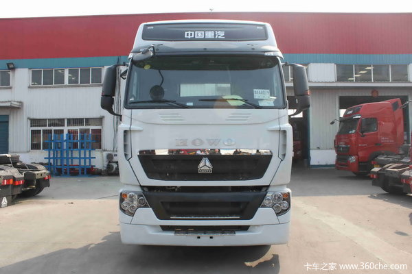 中国重汽 HOWO T7H重卡 440马力 6X2危险品牵引车(ZZ4257V323HD1W)(高顶)