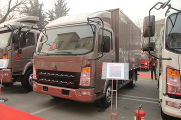 中国重汽HOWO 统帅 141马力 4.2米单排厢式轻卡(ZZ5047XXYF341BD145)