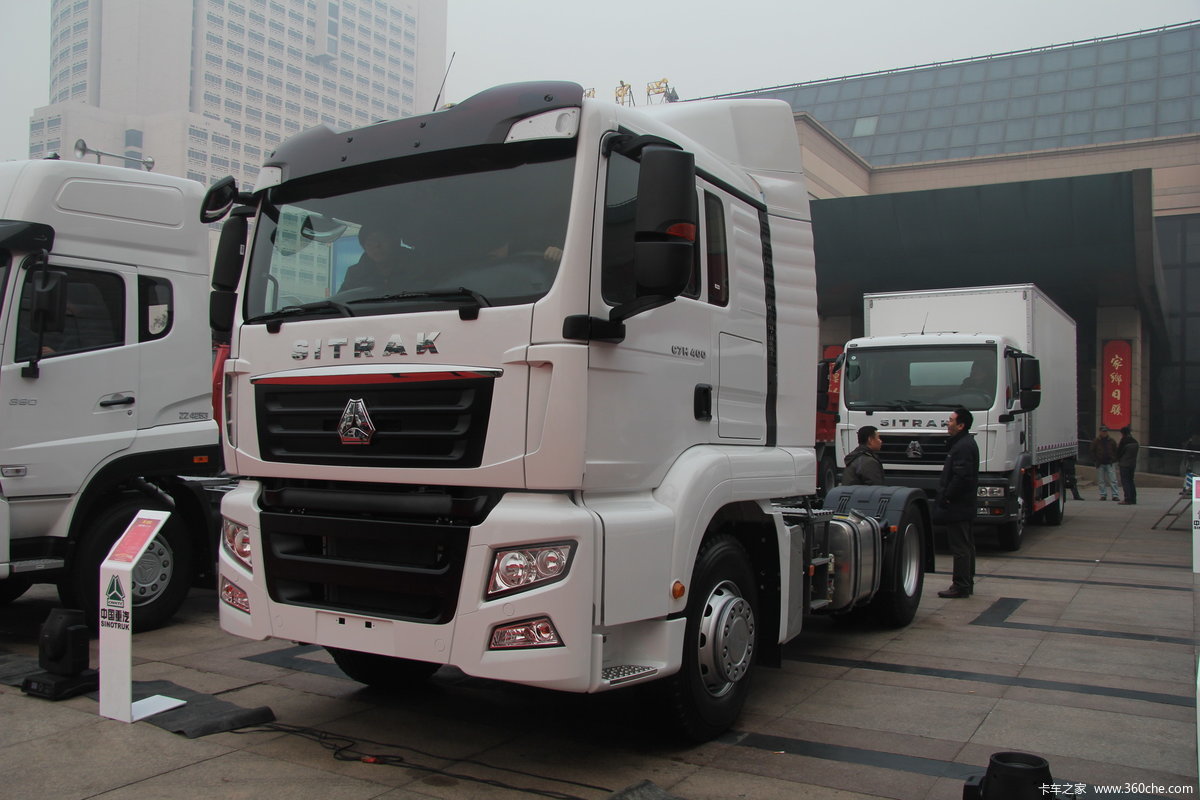 中国重汽 汕德卡SITRAK C7H重卡 400马力 4X2牵引车