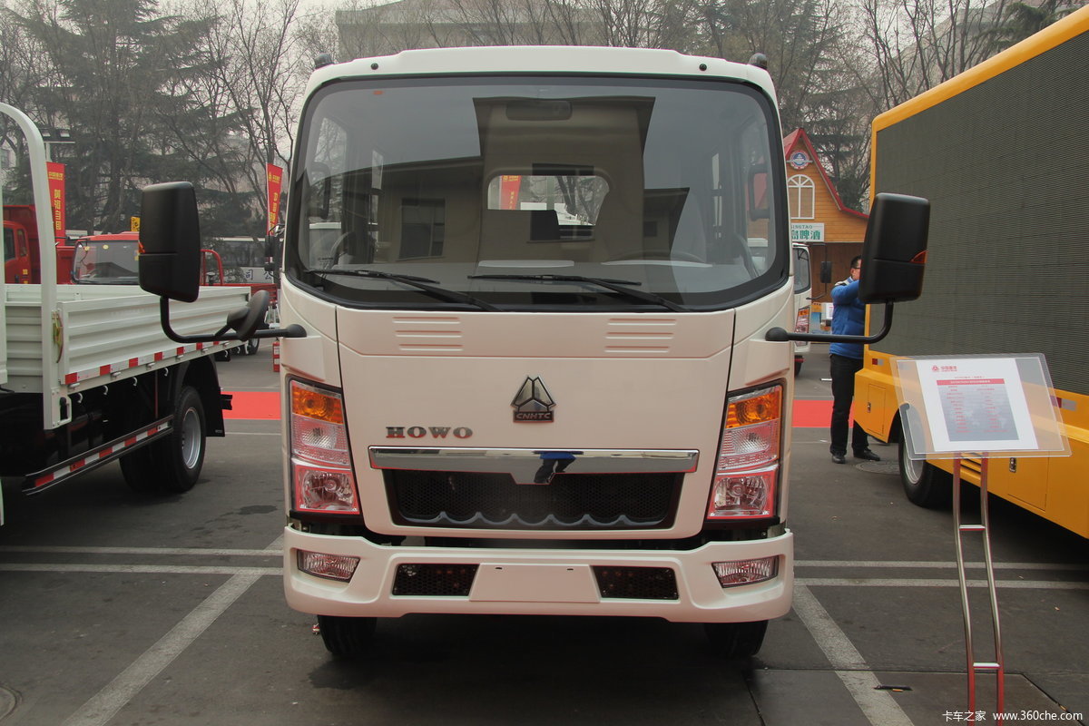 中国重汽HOWO 悍将 轻量化版 143马力 3.24米双排厢式轻卡