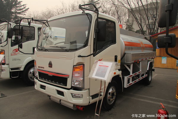 中国重汽 HOWO 109马力 4X2 油罐车(绿叶牌)(JYJ5087GJYD)