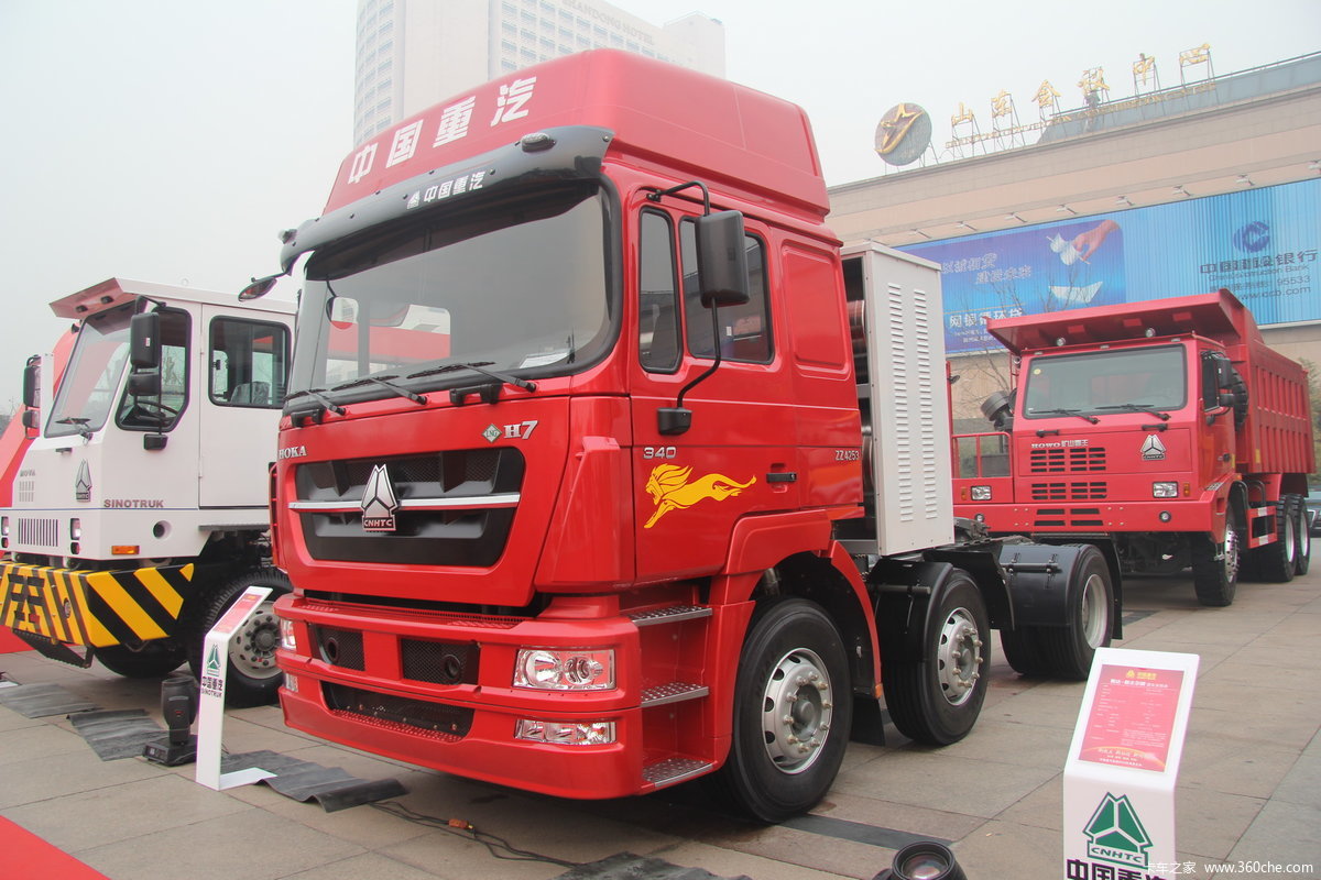 中国重汽 HOKA H7重卡 340马力 6X2牵引车(LNG)