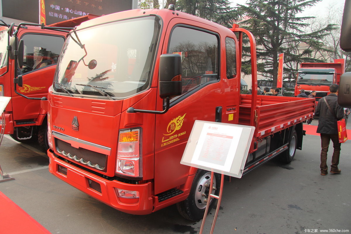 中国重汽HOWO 悍将 108马力 3.8米排半栏板轻卡