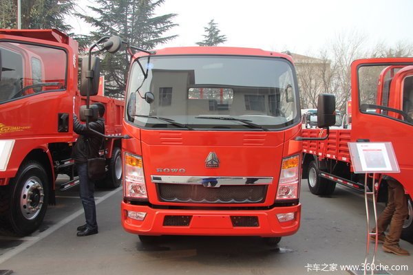 中国重汽HOWO 悍将 156马力 4.165米单排栏板轻卡底盘