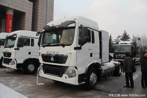 中国重汽 HOWO T5G重卡 290马力 4X2牵引车(LNG)(ZZ4187M421GE1LB)