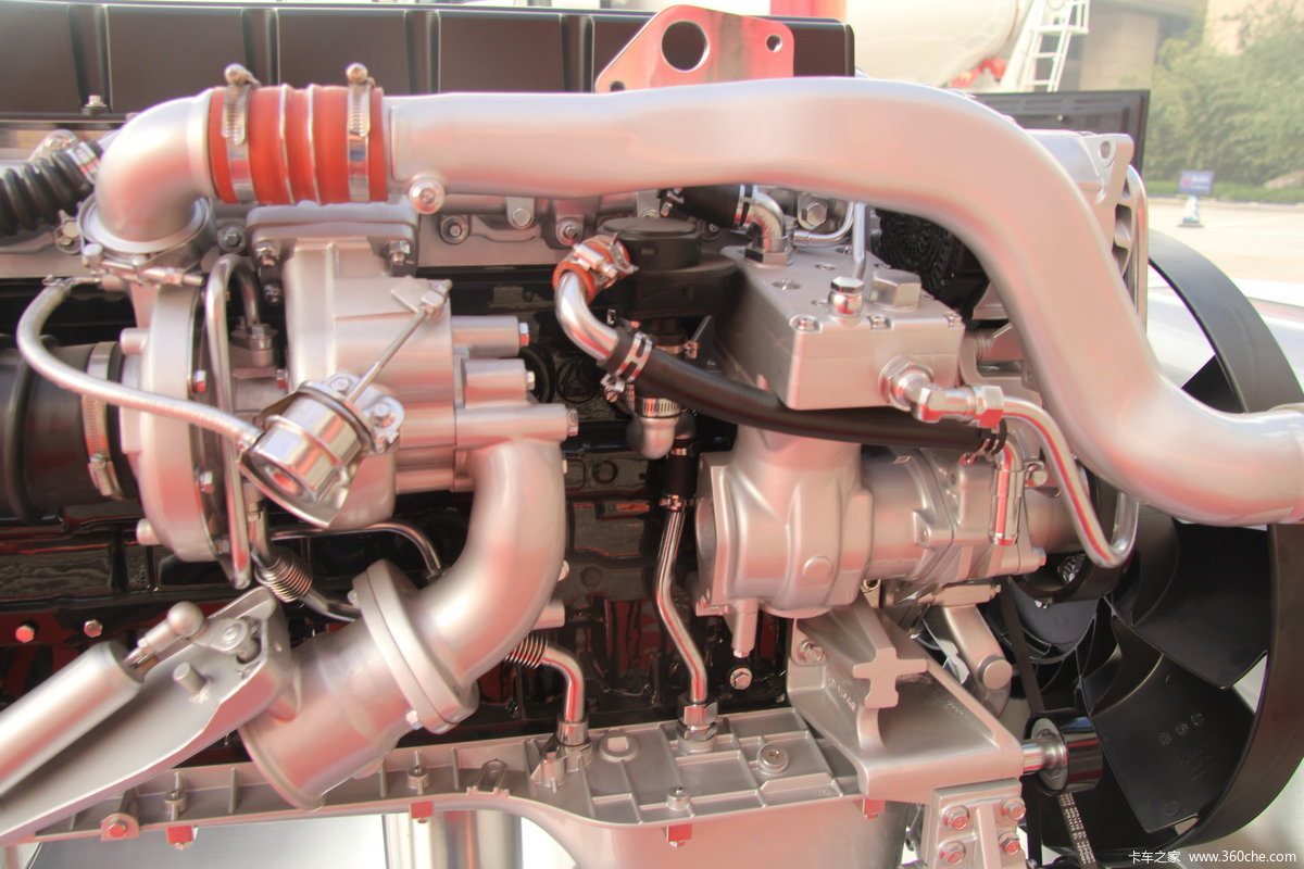 33-40330马力7l国四柴油发动机>外观> > 中国重汽 > mc07系列 > 中国