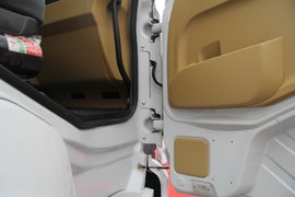 斯太尔M5G 牵引车驾驶室                                               图片