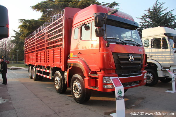 中国重汽 豪瀚J5G重卡 340马力 8X4 9.5米仓栅式载货车(ZZ5315CCYN4663E1)