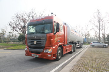 联合卡车U400 400马力 6X4 化工液体运输车(中集牌)(SDY9401GDYT)