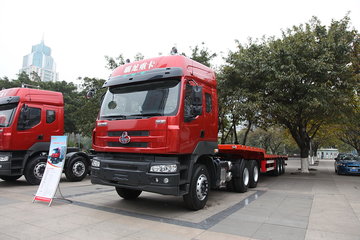 东风柳汽 乘龙M5重卡 385马力 6X4牵引车(LZ4251QDA) 卡车图片