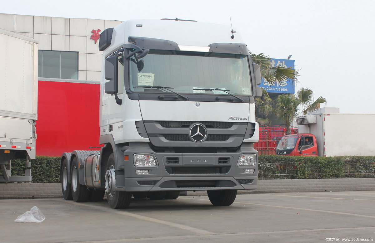 【图】奔驰 actros重卡 440马力 6x2r牵引车(型号2644)_实拍图片