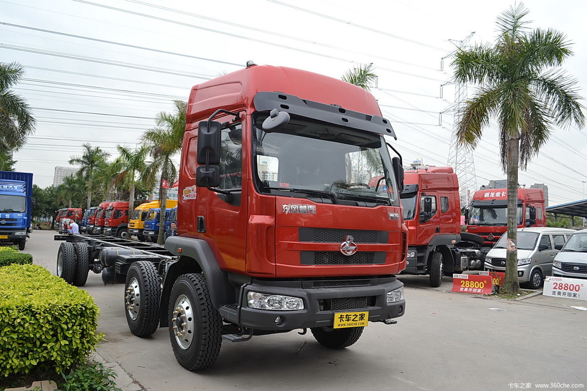 【图】东风柳汽 乘龙m3中卡 220马力 6x2排半载货车底盘_实拍图片