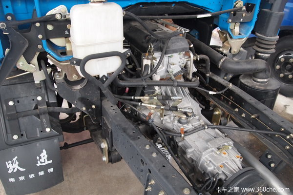 跃进载货车底盘图片