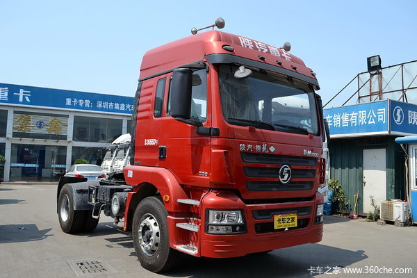 陕汽德龙国六M3000 S牵引车批量到店。