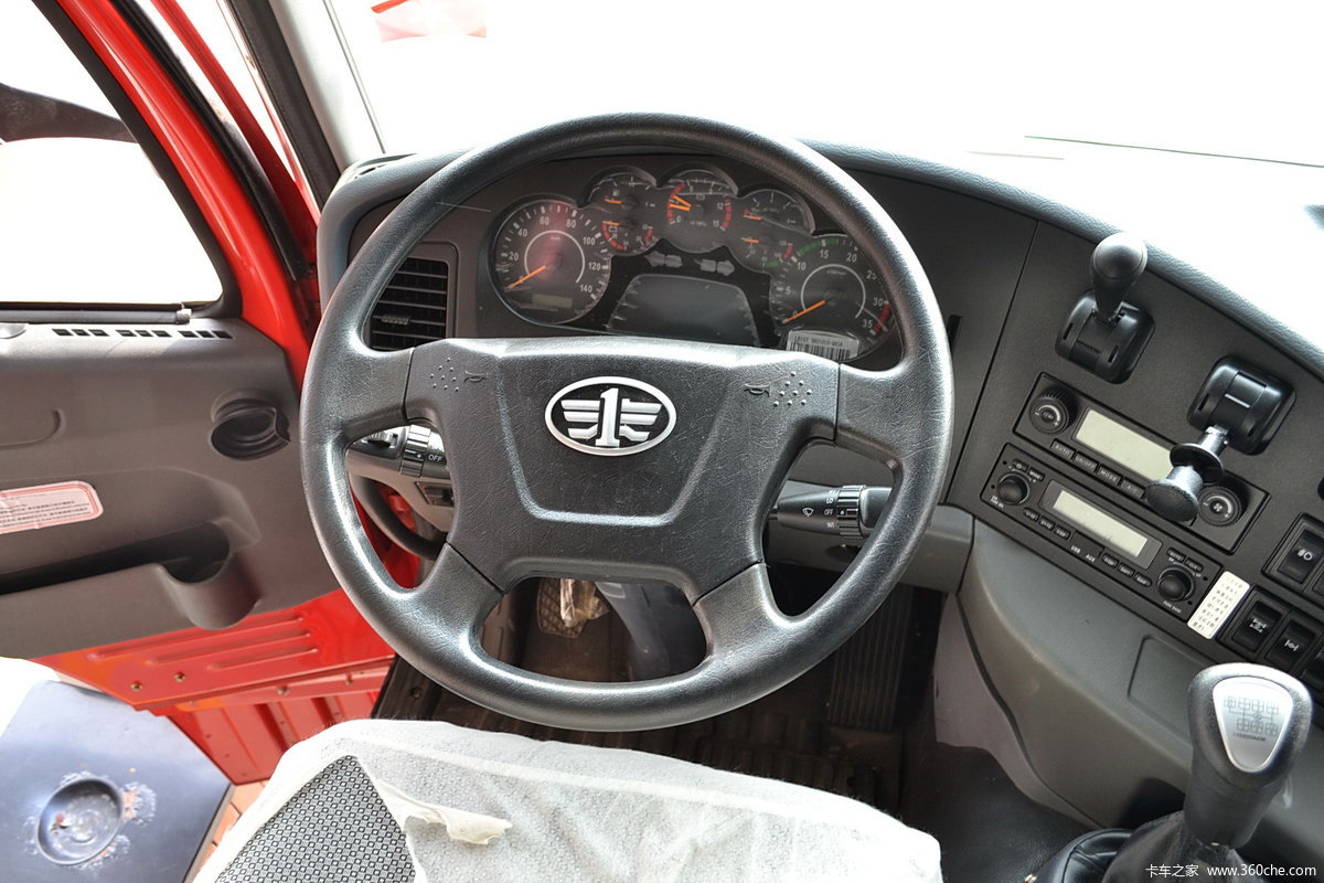 新大威重卡 380马力 6x4 lng牵引车(ca4258p2k15t1na80) 驾驶室