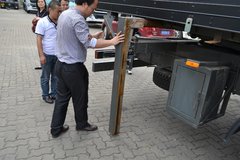 中国重汽 HOWO T5G重卡 280马力 4X2厢式载货车(ZZ5167ZKXM561GD1)