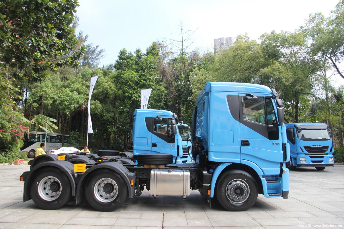 ά Stralis Hi-Wayؿ 500 6X4ǣ                                                