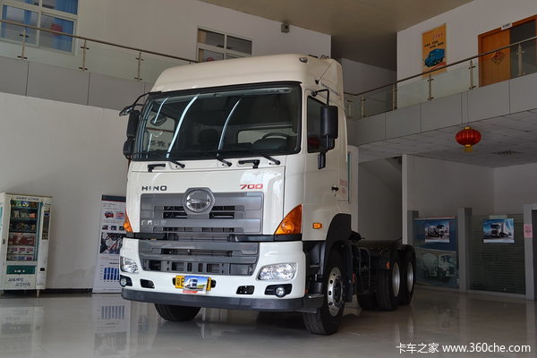 广汽日野 700系列重卡 420马力 6X4牵引车(高顶双油箱)(YC4250SS2PL5)