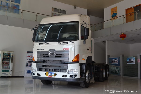 广汽日野 700系列重卡 380马力 6X4牵引车(高顶双油箱)(YC4250SS2PL5)