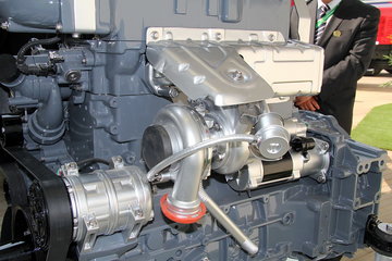 大柴ca4dk1-18e5 180马力 4.76l 国五 柴油发动机图片