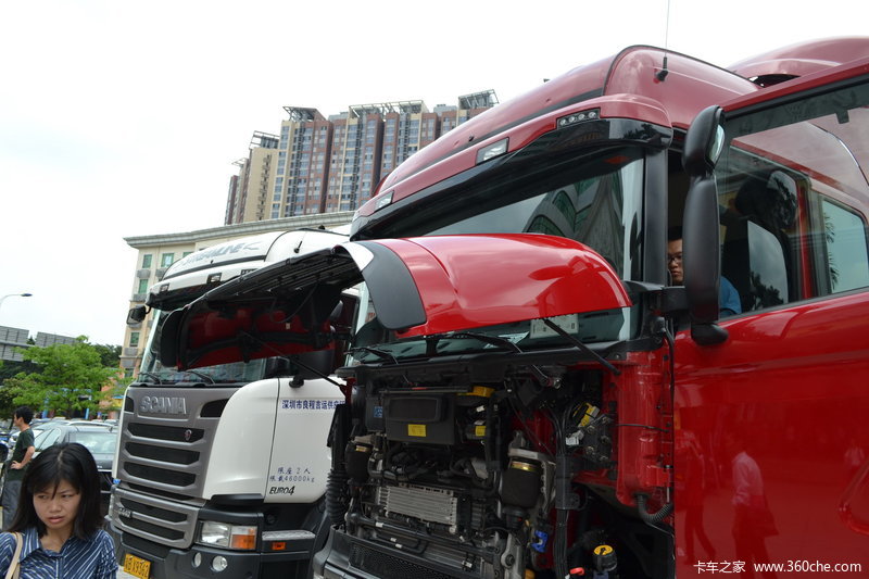 斯堪尼亚 r系列重卡 560马力 6x2 牵引车(型号r560 v8)