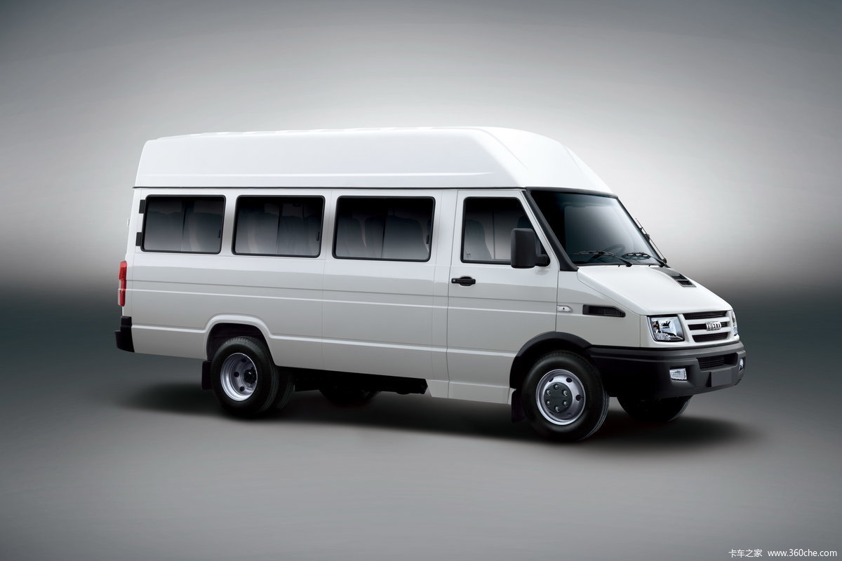 南京依维柯 得意a35 129马力 封闭厢式货车