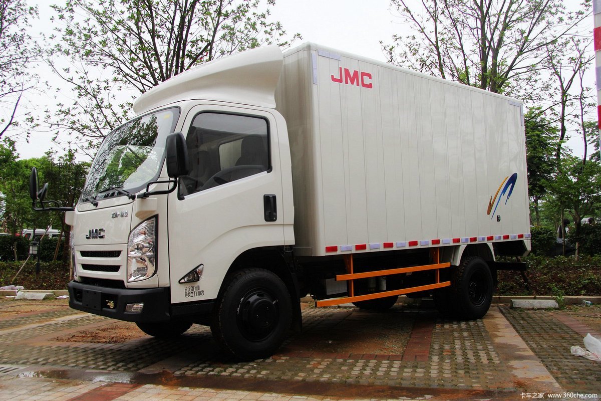 江铃凯锐800 152马力 4.08米单排厢式轻卡(气刹重载版)