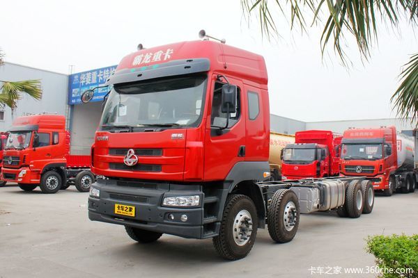 东风柳汽 乘龙M5重卡 375马力 8X4 9.6米栏板载货车底盘(LZ1310QELA)