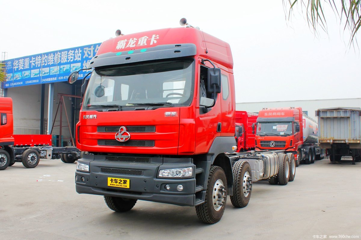 东风柳汽 乘龙M5重卡 310马力 8X4 9.6米仓栅式载货车