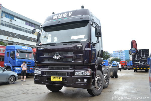 东风柳汽 乘龙M5重卡 240马力 6X2 9.6米排半载货车(底盘)(LZ5250XXYM5CA)