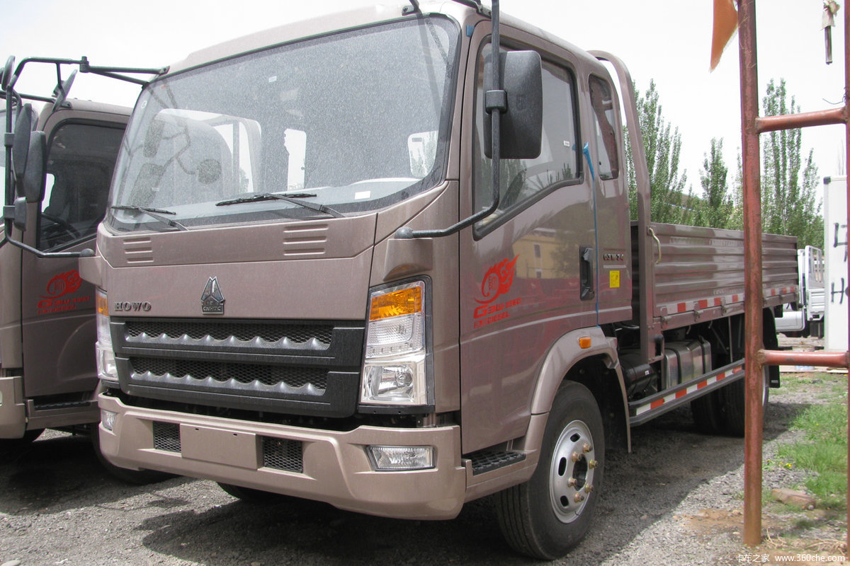 中国重汽HOWO 统帅 物流版 154马力 4.85米排半栏板载货车(10挡)