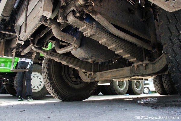 6米自卸车(u型斗新型渣土车)底盘图片