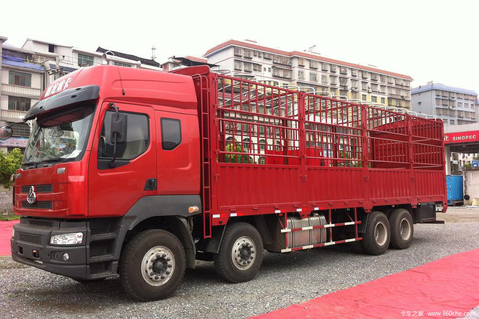 东风柳汽 乘龙M5重卡 336马力 8X4 9.6米仓栅式载货车
