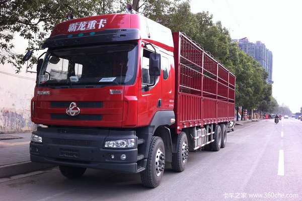 东风柳汽 乘龙M5重卡 320马力 8X4 9.6米仓栅式载货车(LZ5311CCYQELA)