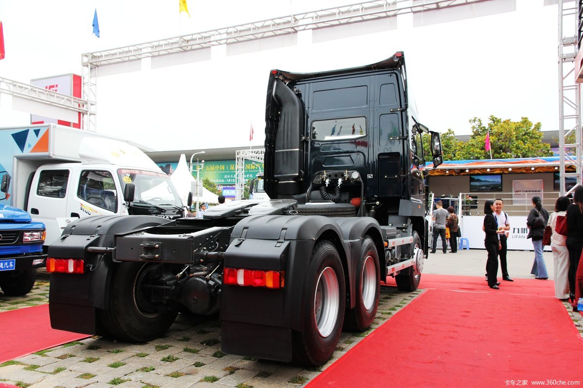 【图】时骏 格奥雷重卡 430马力 6x4牵引车(lfj4251g3)_实拍图片