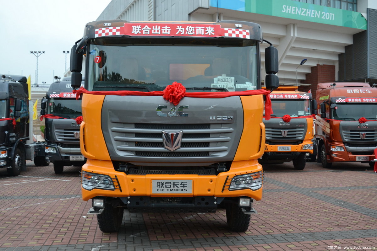 联合卡车 U340 340马力 6X4 5.6米LNG自卸车