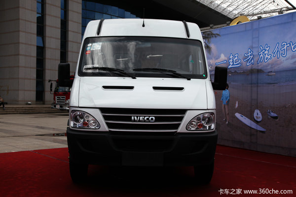 南京依维柯 Power Daily 2017款 经典版 X46 3座 129马力 2.8T 3310轴距封闭货车