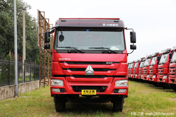 中国重汽 HOWO重卡 340马力 8X4 8.2米自卸车(ZZ3317N4667D1)