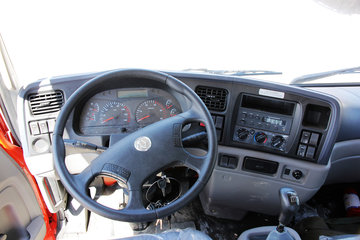 7米排半栏板载货车(dfa1160l15d7)驾驶室图片】乌鲁木齐志达海成汽车