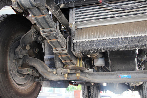 东风 多利卡d7 124马力 5.1米单排厢式轻卡(dfa1080s12d3)底盘图片