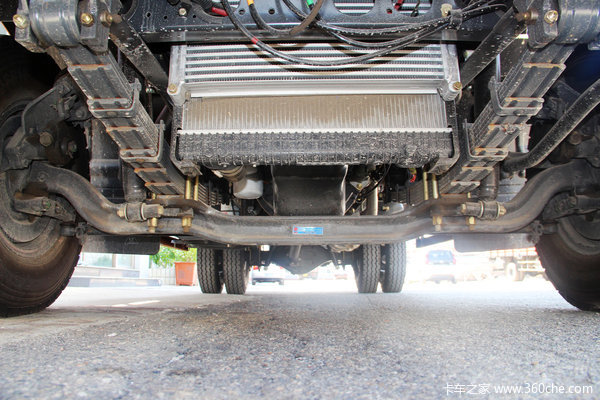 东风 多利卡d7 124马力 5.1米单排厢式轻卡(dfa1080s12d3)底盘图片