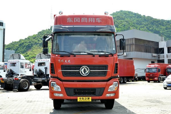 东风商用车 天龙重卡 315马力 8X4 9.6米厢式载货车(DFL5311XXYA10)
